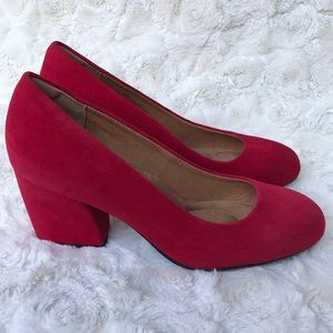 EUC SÖFFT “Tamira” Red Suede Pumps Sz9